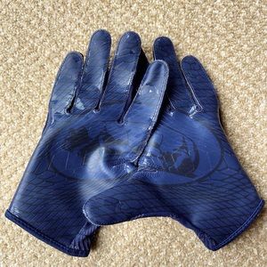 NIKE CUSTOM - PENN STATE TEAM ISSUED (Throwback game Worn) RECEIVER GLOVES